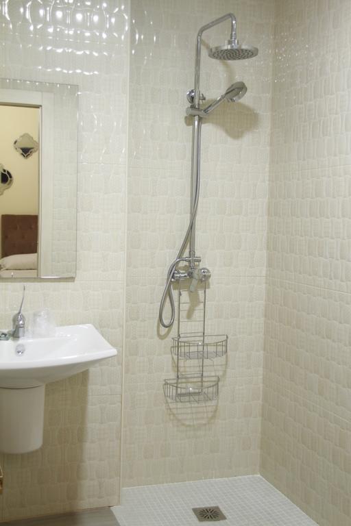 Hostal Flor De Lis- Lojo Conil De La Frontera